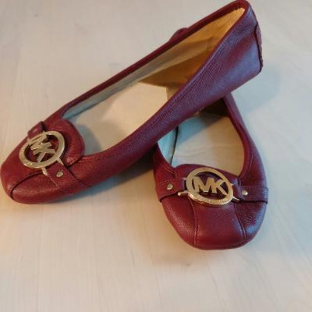 Pre-owned MK Deep Red Fulton Logo Moccasins